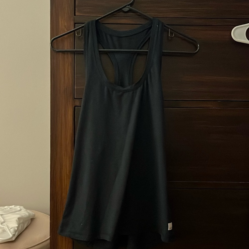 never worn black vuori tank